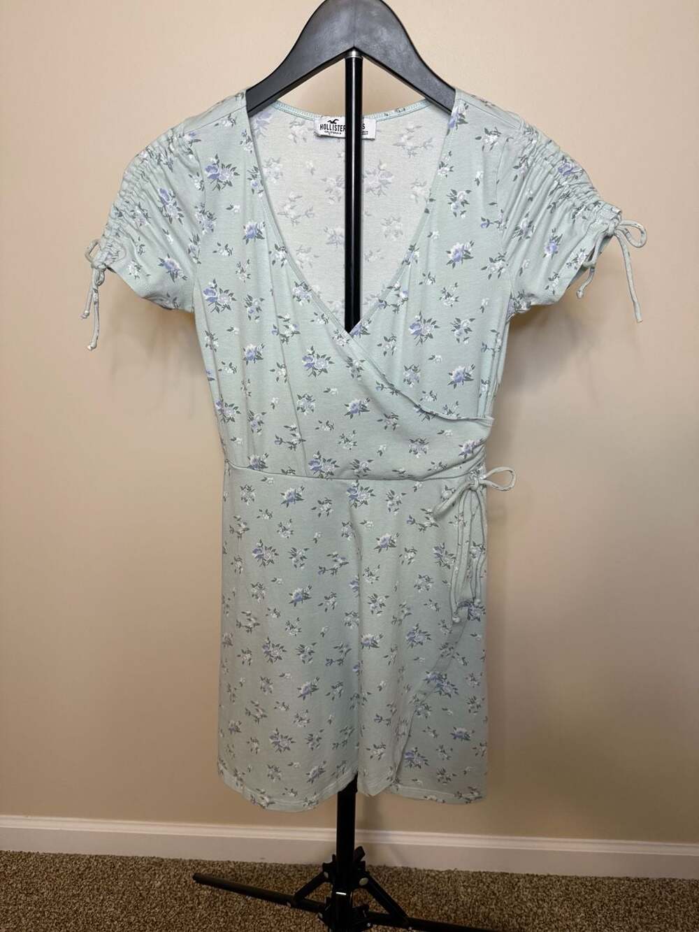 Hollister Floral Wrap Dress Size S